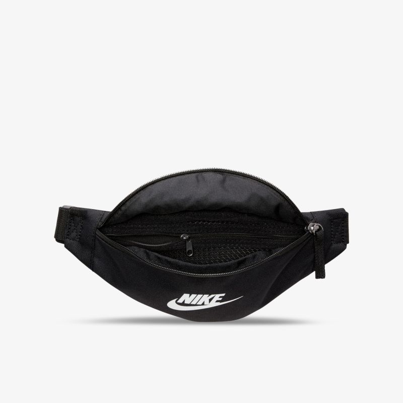 Schwarze Gürteltasche mit markantem Logo und verstellbarem Riemen, perfekt für täglichen Gebrauch.