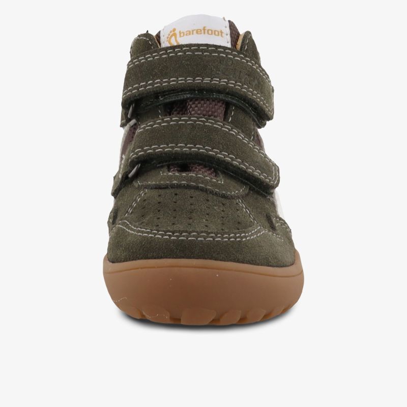 Kinder Schuh mit Klettverschluss, robuster Sohle und bequemem Sitz frontal aufgenommen