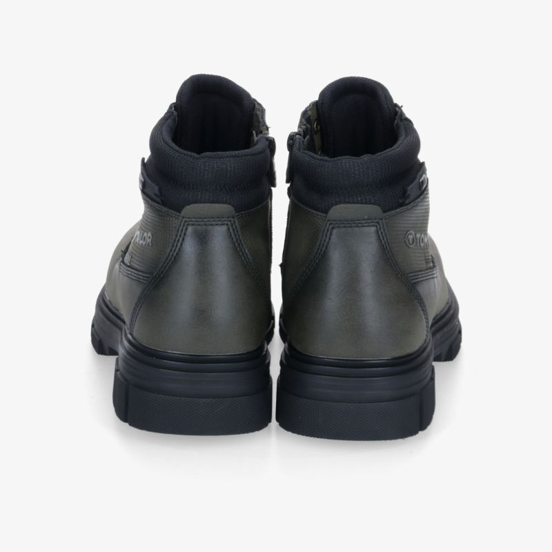 Modischer, robuster Outdoor-Schuh mit hohem Schaft und bequemer Sohle für optimalen Tragekomfort.