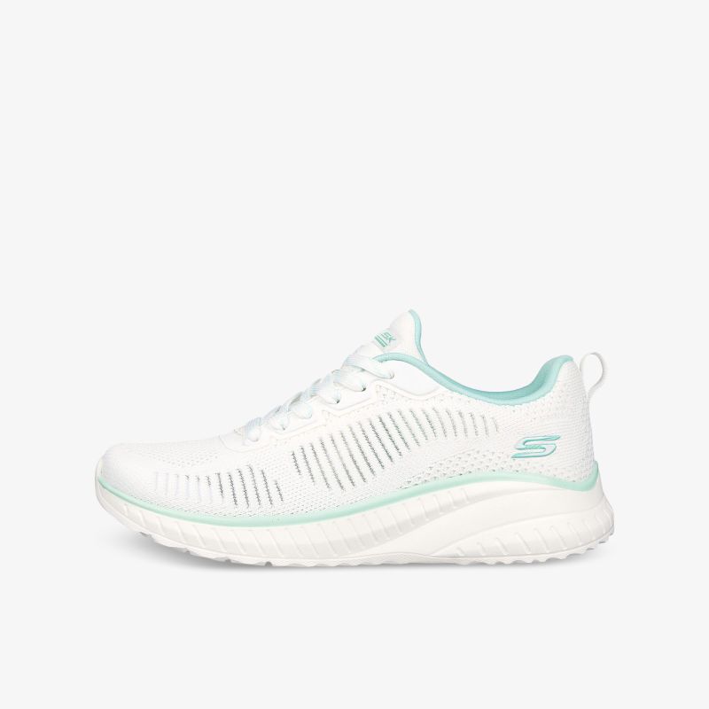 Weißer Sneaker mit mintfarbenen Akzenten und atmungsaktivem Design für maximalen Komfort und Stil.