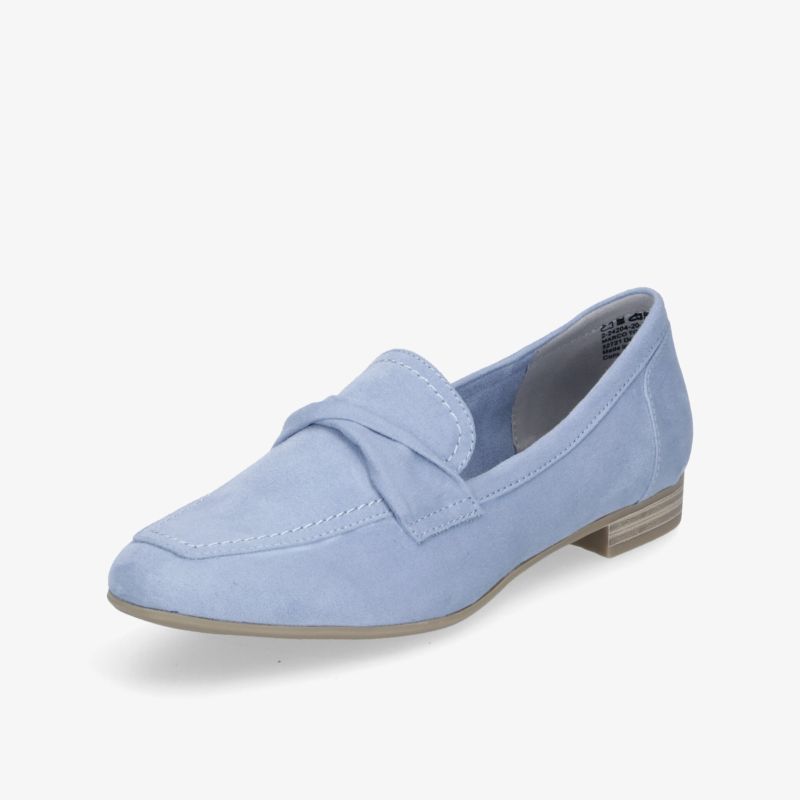 Moderner hellblauer Loafer in Lederoptik mit niedrigem Absatz und klassischem Design. Komfortabel und stilvoll.