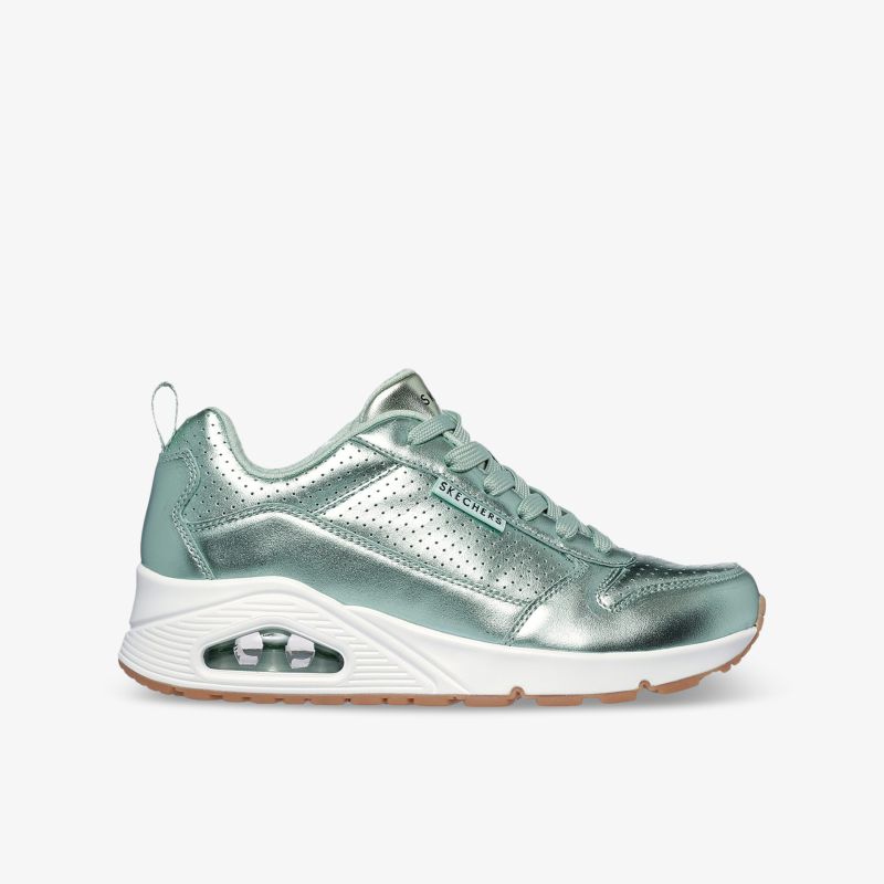 Moderner metallic Sneaker in hellgrün mit atmungsaktiven Materialien und gedämpfter Sohle für komfortablen Tragekomfort