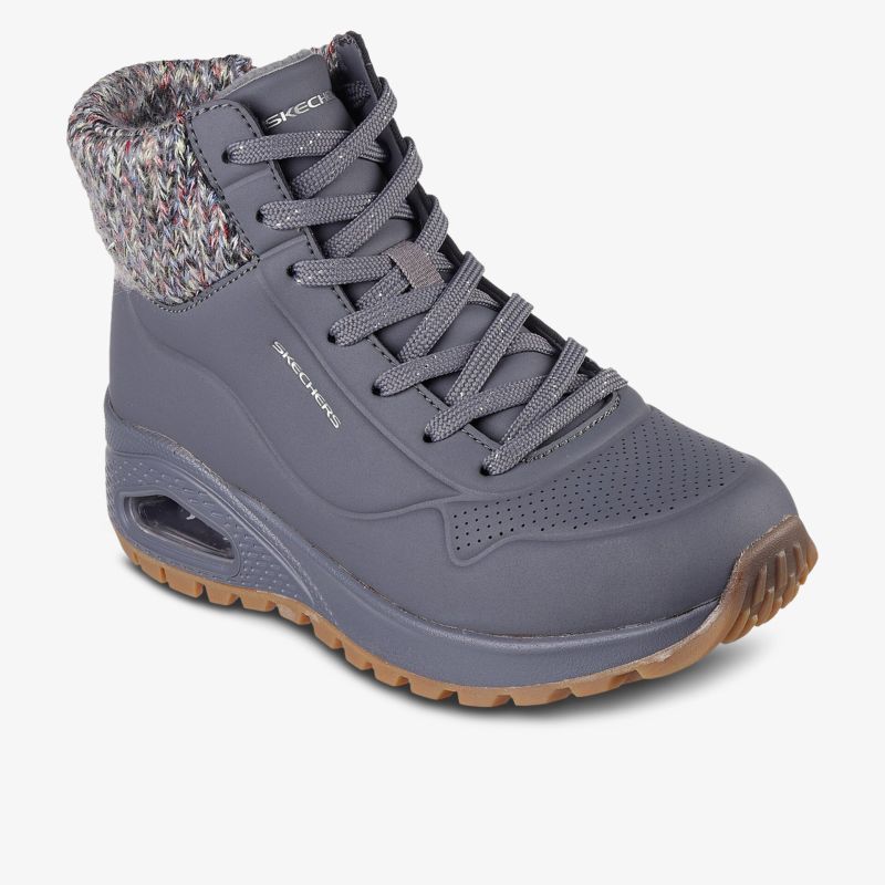 Robuster, wasserfester Schuh mit warmem Futter und rutschfester Profilsohle für maximale Trittsicherheit