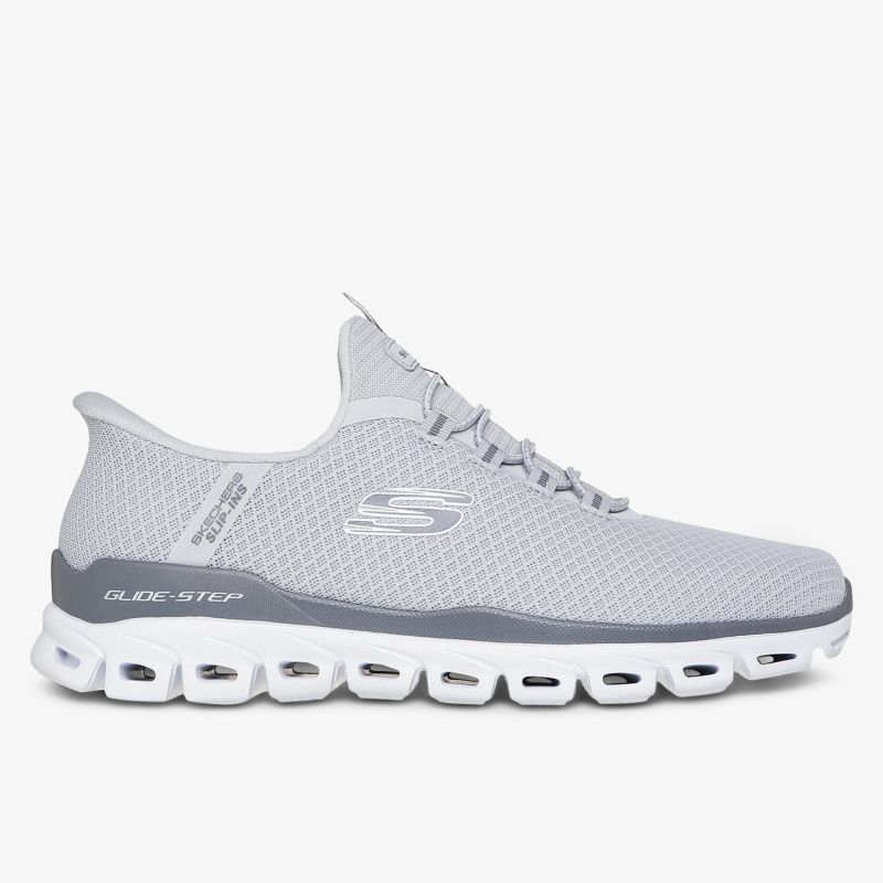 Moderner grauer Sportschuh mit innovativer Sohle und atmungsaktivem Material