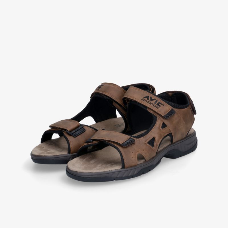 Bequeme braune Sandalen mit verstellbaren Klettverschlüssen und rutschfester Sohle, ideal für sommerlichen Tragekomfort