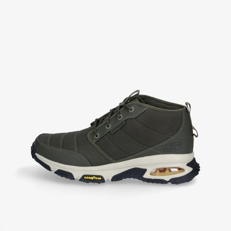 Moderner, bequemer Schuh mit robuster Sohle und stilvollem Design in seitlicher Ansicht