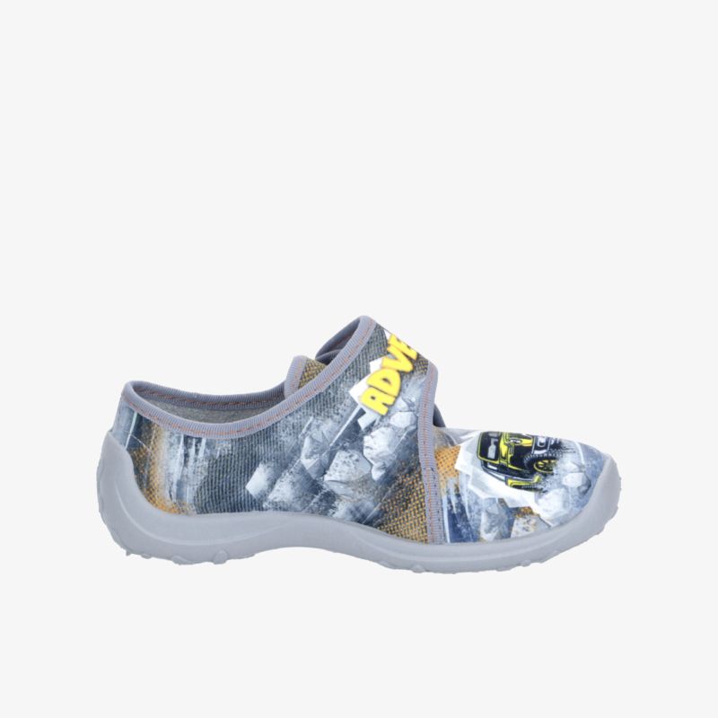 Bequemer Schuh mit robuster Sohle und verstellbarem Klettverschluss für sicheren Halt und optimalen Tragekomfort