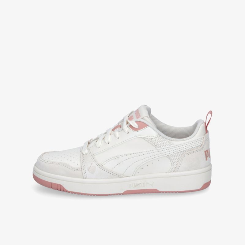 Leichter weißer Sneaker mit atmungsaktivem Material und rutschfester Sohle, komfortabel und modern gestaltet