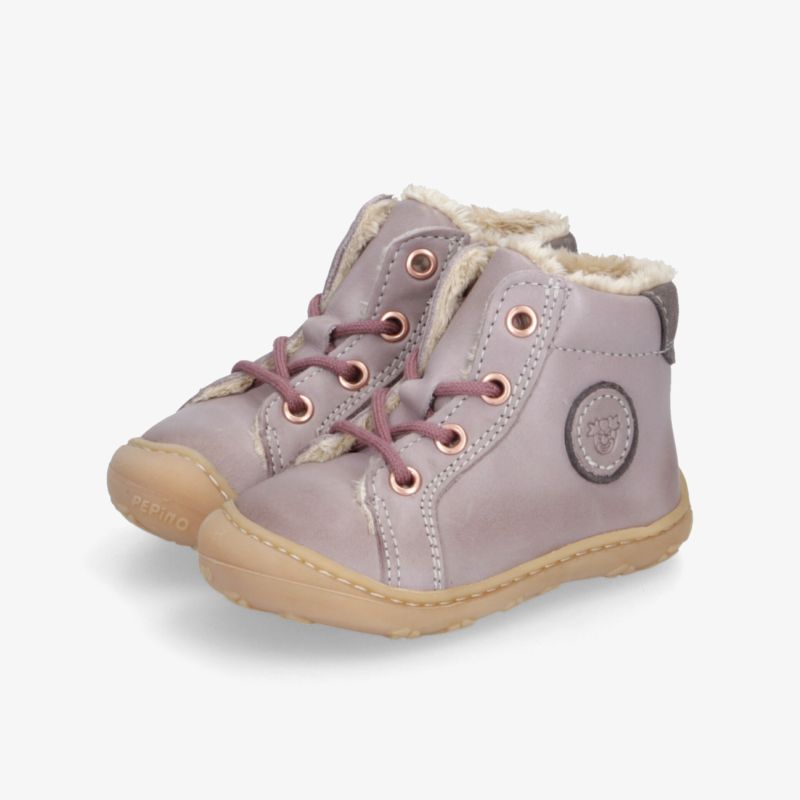 Warme und bequeme Winterstiefel mit weichem Innenfutter und rutschfester Sohle, robust und stylish im Paar dargestellt