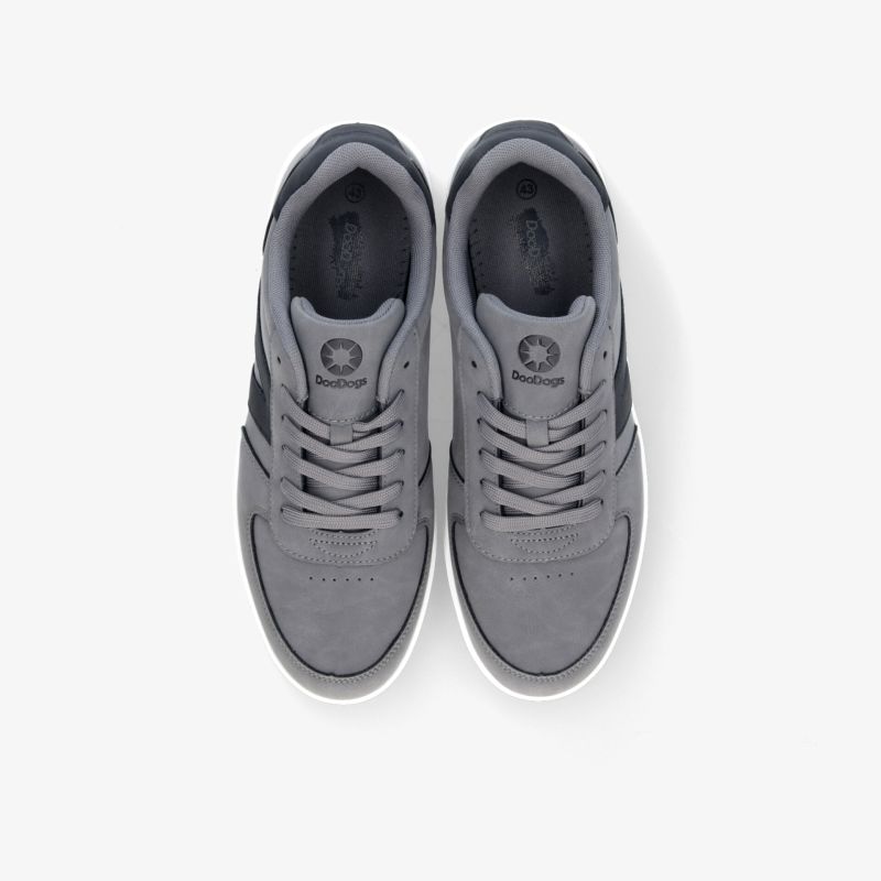 Modische graue Sneaker mit sportlichem Design und bequemer Passform, ideal für Alltag und Freizeitaktivitäten.