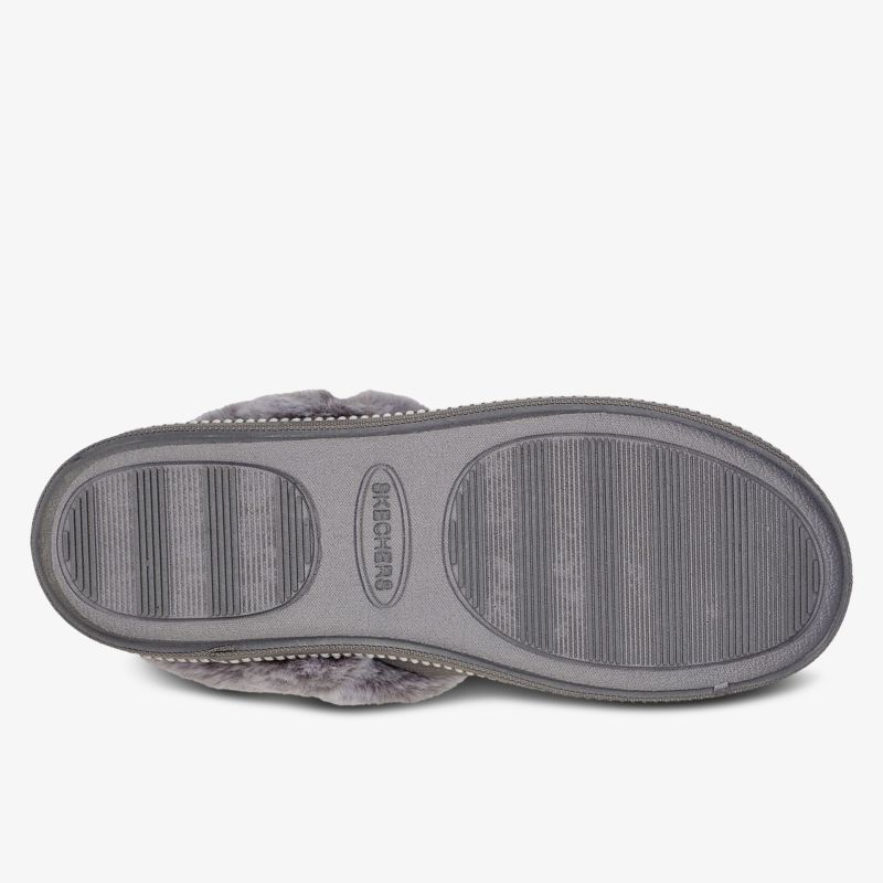 rutschfeste stabile Laufsohle mit robustem Profil für sicheren Halt und komfortable Trittfestigkeit