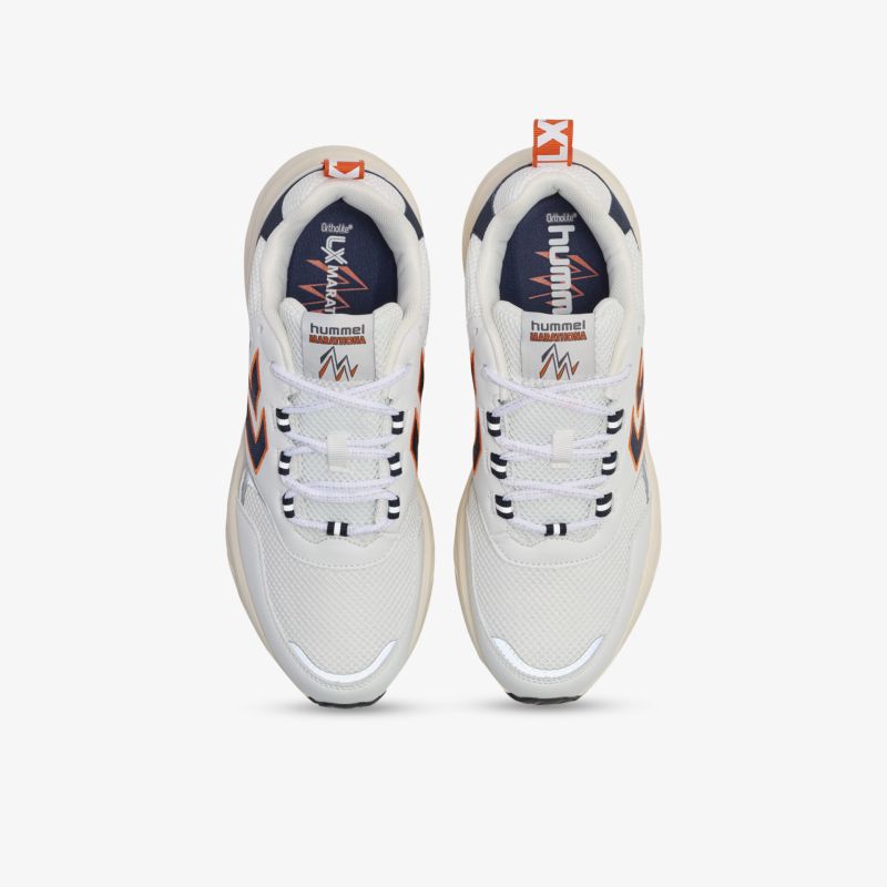 Moderne weiße Sneaker mit stylischem Design und sportlichem Look. Perfekt für Freizeit und Alltag.