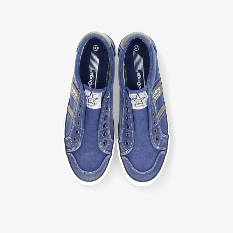 Blaue Sneaker mit weißem Sternlogo und attraktiven Streifen, ideal für Alltag und Freizeitaktivitäten.