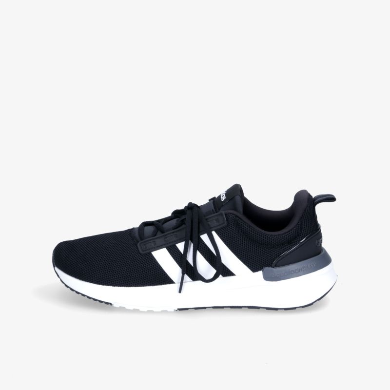 Moderner und komfortabler Sneaker mit atmungsaktivem Material und sportlichem Design für vielseitige Einsatzmöglichkeiten.