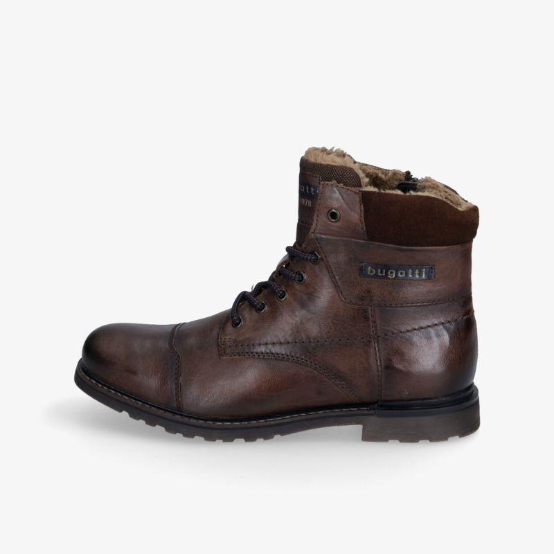 Robuster brauner Lederstiefel mit Fütterung und komfortabler Sohle, ideal für kalte Tage.