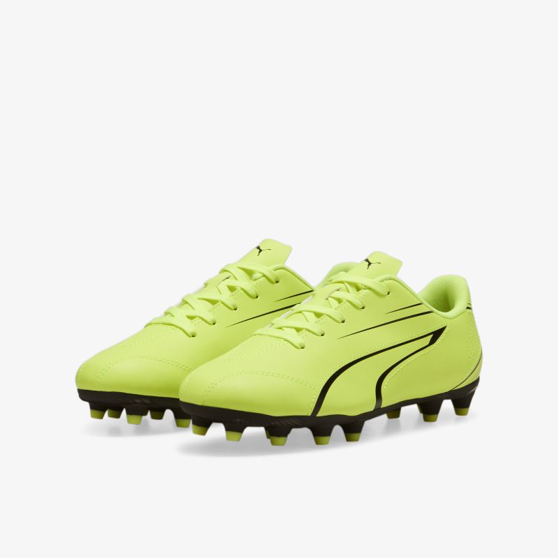 Gelbe Fußballschuhe mit gutem Profil und schnürbarem Verschluss für optimale Leistung auf dem Spielfeld