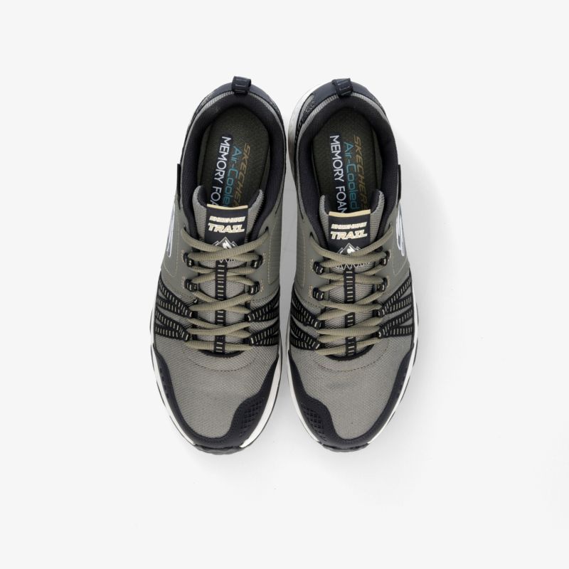 Robuste und komfortable Sportschuhe in grau-schwarz, ideal für aktive Abenteuer und täglichen Gebrauch.