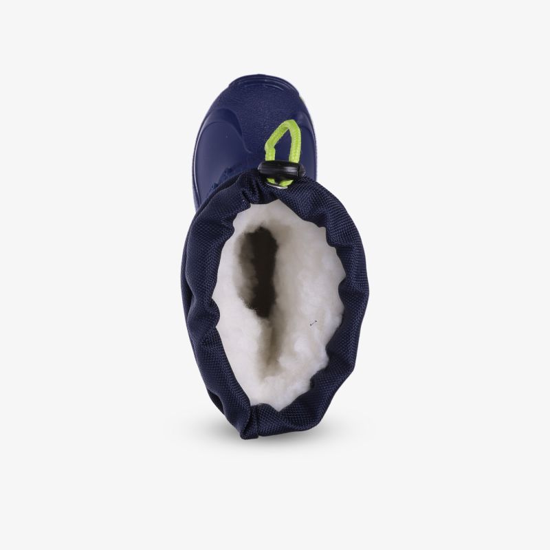 Bequemer und warmer Schuh mit Fleece-Innenfutter, ideal für kalte Tage.