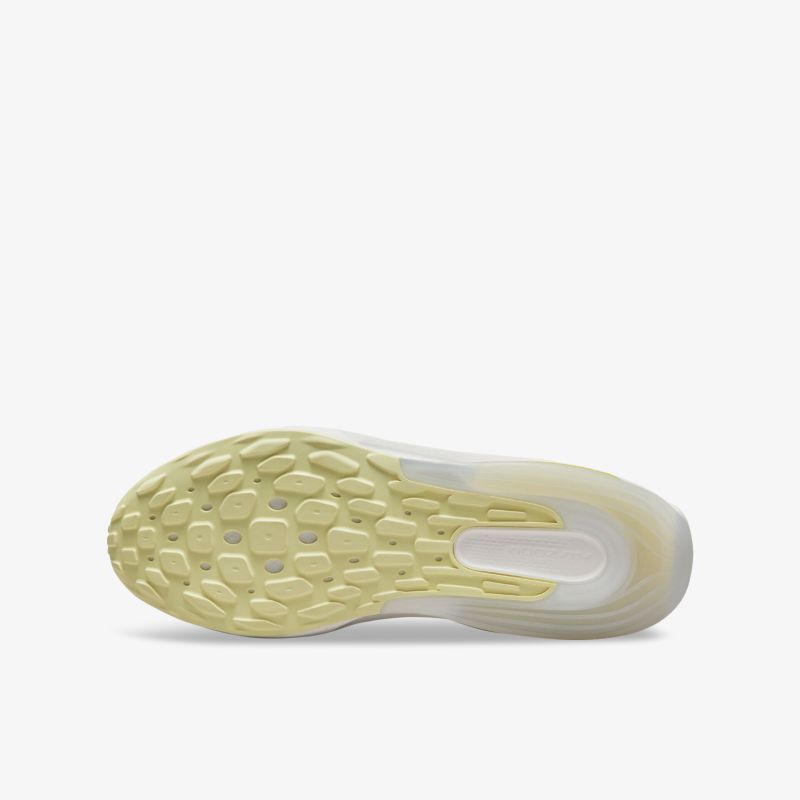 Hochwertige Schuhsohle mit rutschfester und langlebiger Beschaffenheit, ideal für maximalen Komfort.