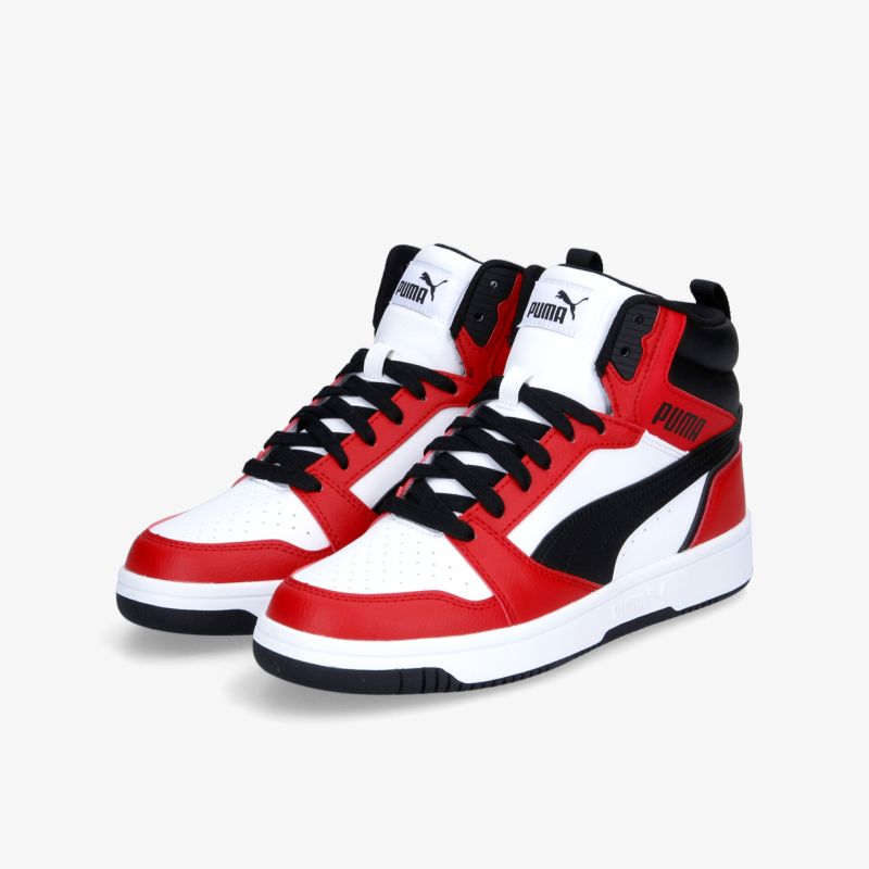 Moderne Turnschuhe in Weiß, Rot und Schwarz mit hohem Komfort und sportlichem Design.