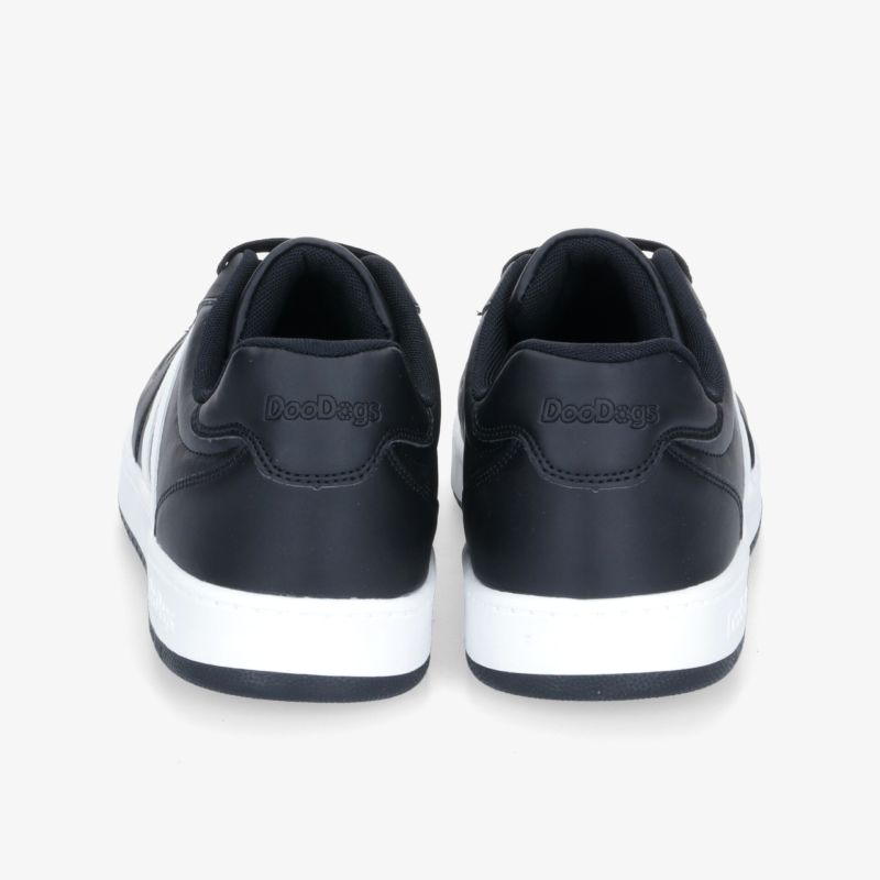 Elegante und bequeme Sneakers in Schwarz-Weiß für vielseitige Freizeit- und Alltagslooks.