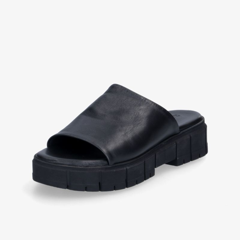 Moderne schwarze Plateausandale mit robuster Sohle für Komfort und Stil bei jedem Schritt.