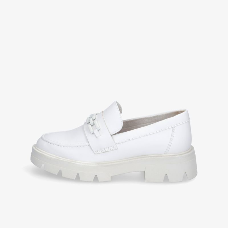 Elegante weiße Loafers mit dicker Sohle und stilvollem Ketten-Detail, ideal für modernen Stil und Komfort.