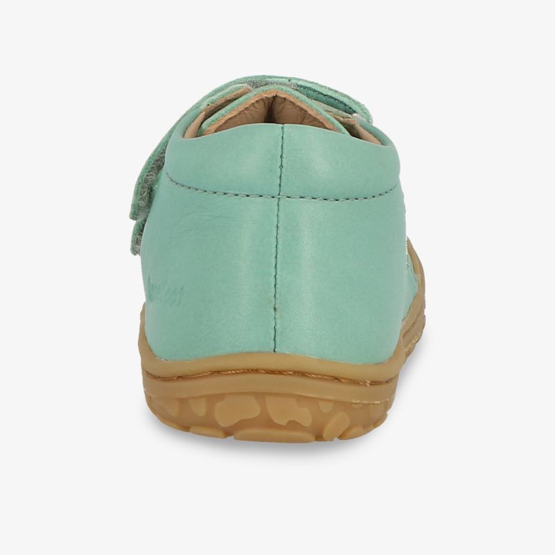 Rückansicht eines mintgrünen bequemen Schuhs mit flexibler beige gefärbter Sohle, idealer Alltagsschuh
