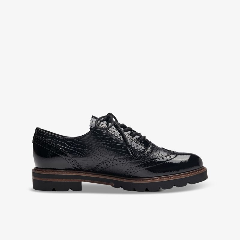 Eleganter schwarzer Lackleder-Schnürschuh mit robuster rutschfester Sohle für stilvolle Auftritte.