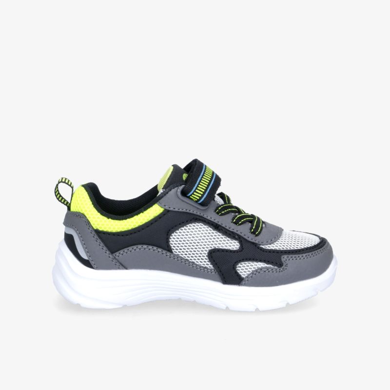 Modischer Sportschuh mit atmungsaktiven Mesh-Einsätzen und Kontrastdetails für optimalen Komfort und Stil.