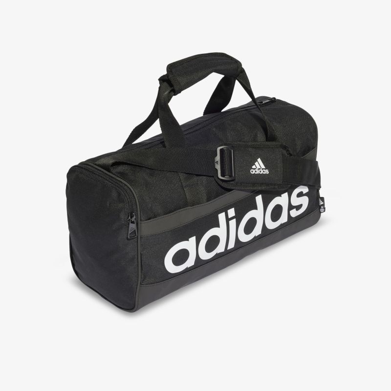 Vielseitige schwarze Adidas Sporttasche mit großem Stauraum und ikonischem Logo für Training und Reisen.