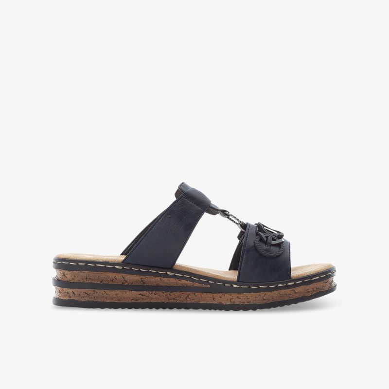 Bequeme blaue Ledersandale mit gepolstertem Fußbett und verstellbarem Riemen, seitliche Ansicht