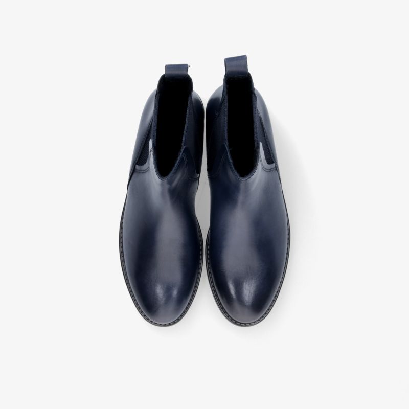 Elegante blaue Lederstiefel in klassischem Design, ideal für stilvolle Outfits und besondere Anlässe.