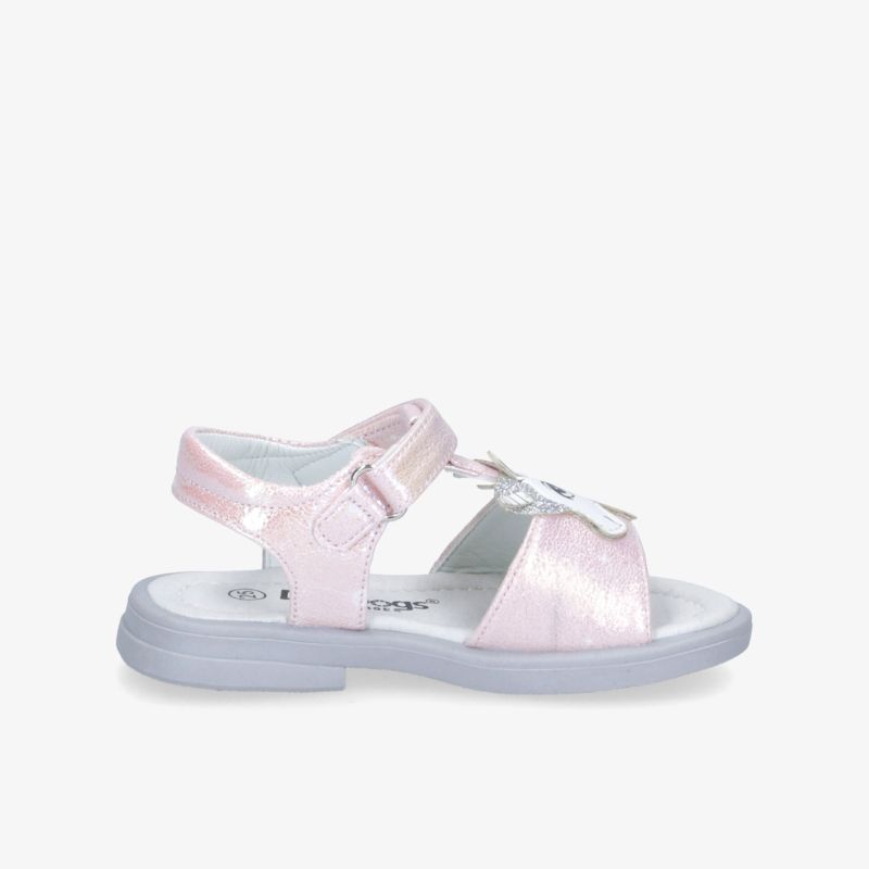 Bequeme rosa Sandalen mit verstellbarem Verschluss und strapazierfähiger, rutschfester Sohle.
