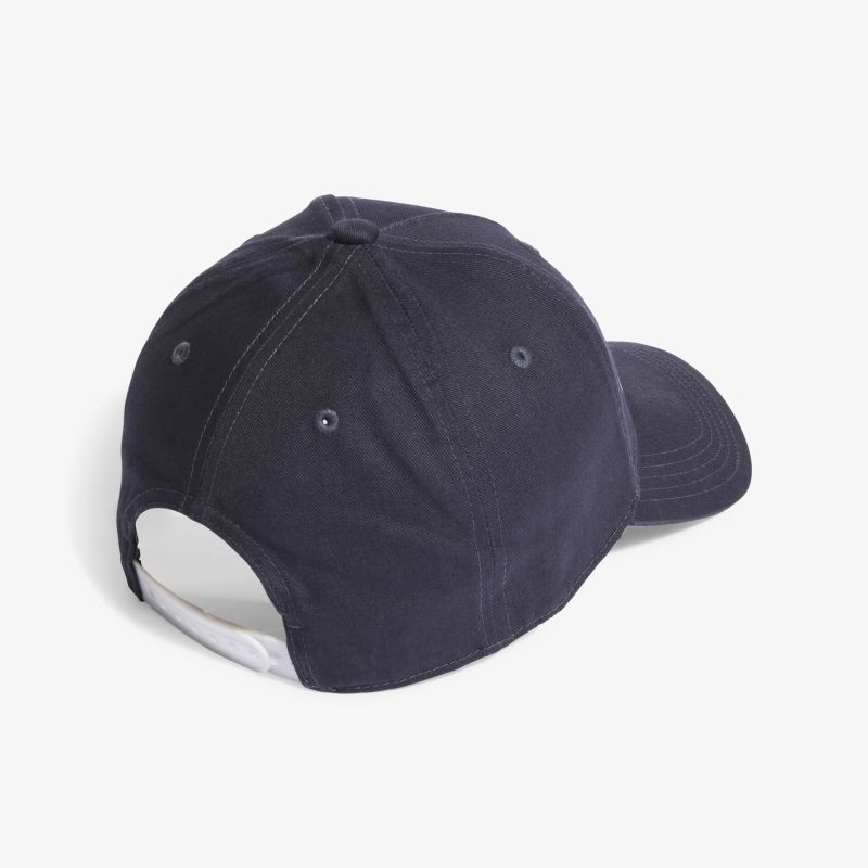 Klassische Baseballcap in Dunkelblau, verstellbar für optimalen Sitz und komfortablen Tragekomfort.