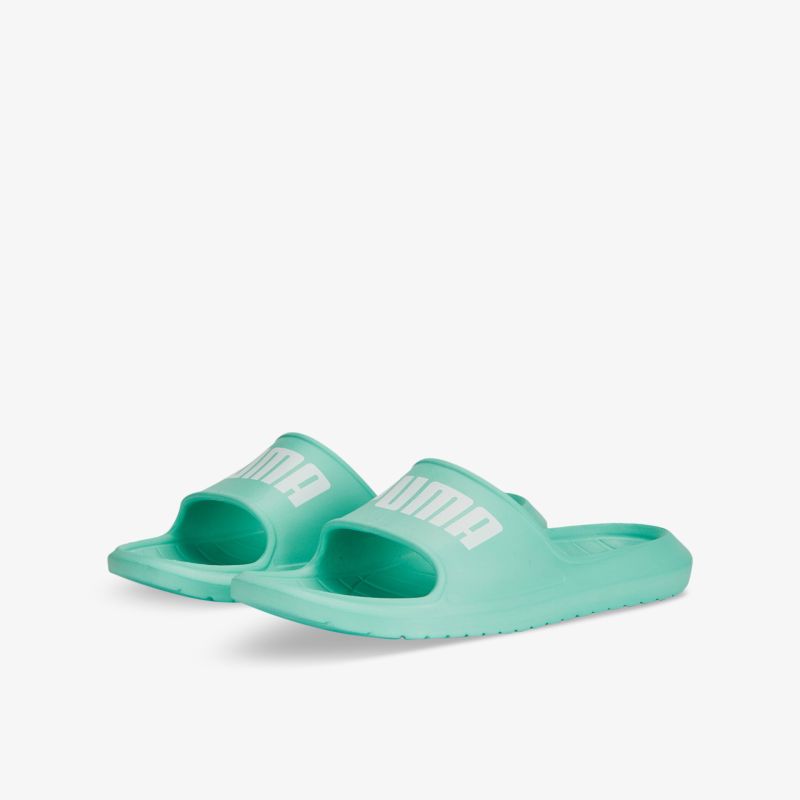 Bequeme aquafarbene Slides mit stilvollem Design für entspannte Freizeitmomente im Sommer.