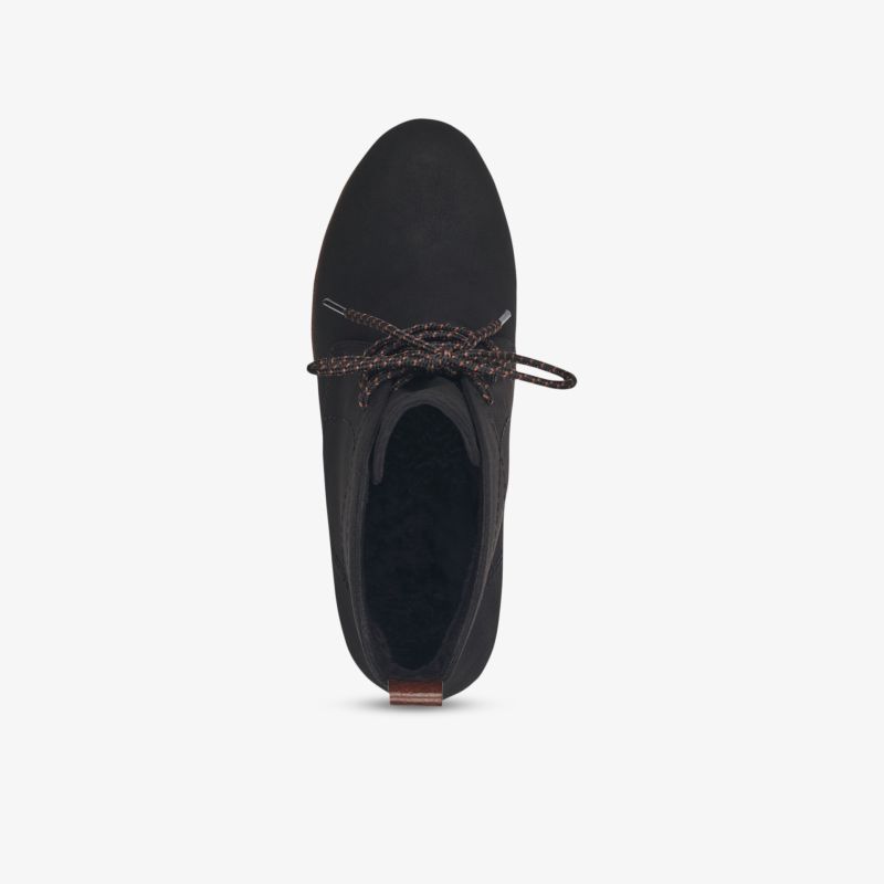 Eleganter schwarzer Schuh mit innovativem Schnürsystem für optimalen Komfort und Vielseitigkeit.