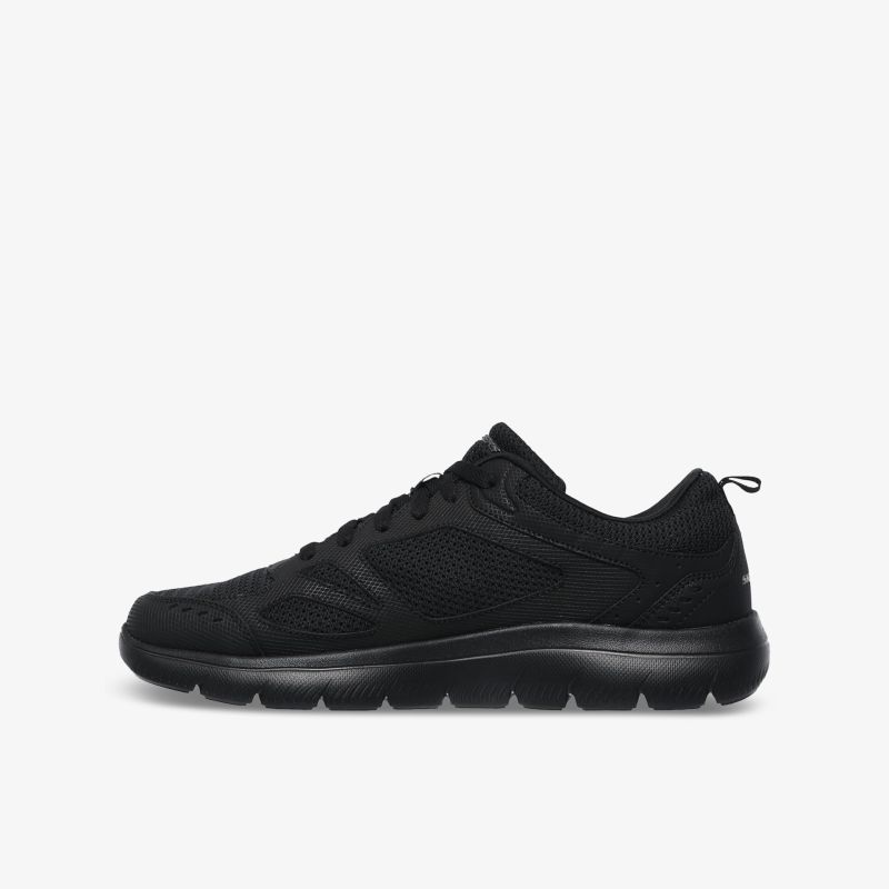 Schwarzer, atmungsaktiver Sneaker mit leichtem Design für sportlichen Komfort im Alltag.