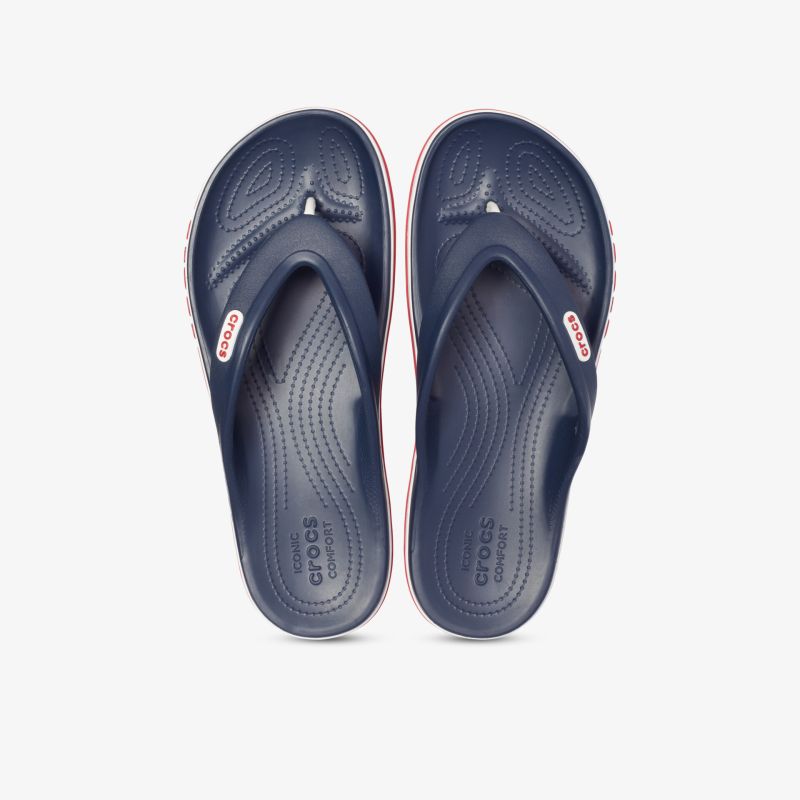 Blaues Paar bequemer, ergonomischer und rutschfester Badelatschen mit leichtem und flexiblem Design
