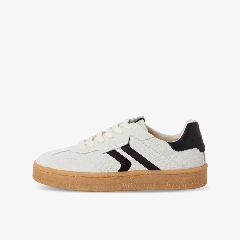 Weißer sportlicher Sneaker mit brauner Sohle und schwarzem Fersenbesatz in klarer Seitenansicht