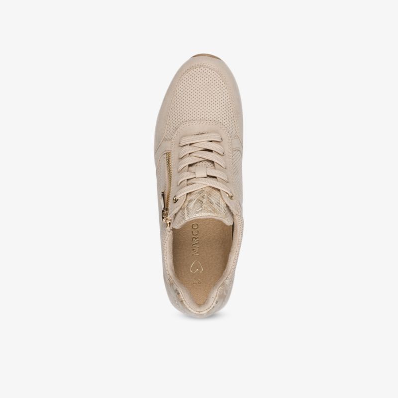 Beiger Sneaker aus atmungsaktivem Material mit leichter Laufsohle und sportlichem Design in Draufsicht