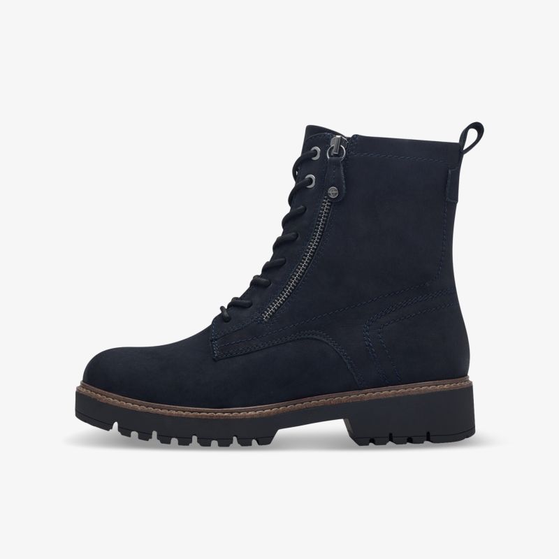 Schwarzer robuster Winterstiefel seitliche Ansicht mit Reißverschluss und rutschfester Sohle für komfortablen Halt