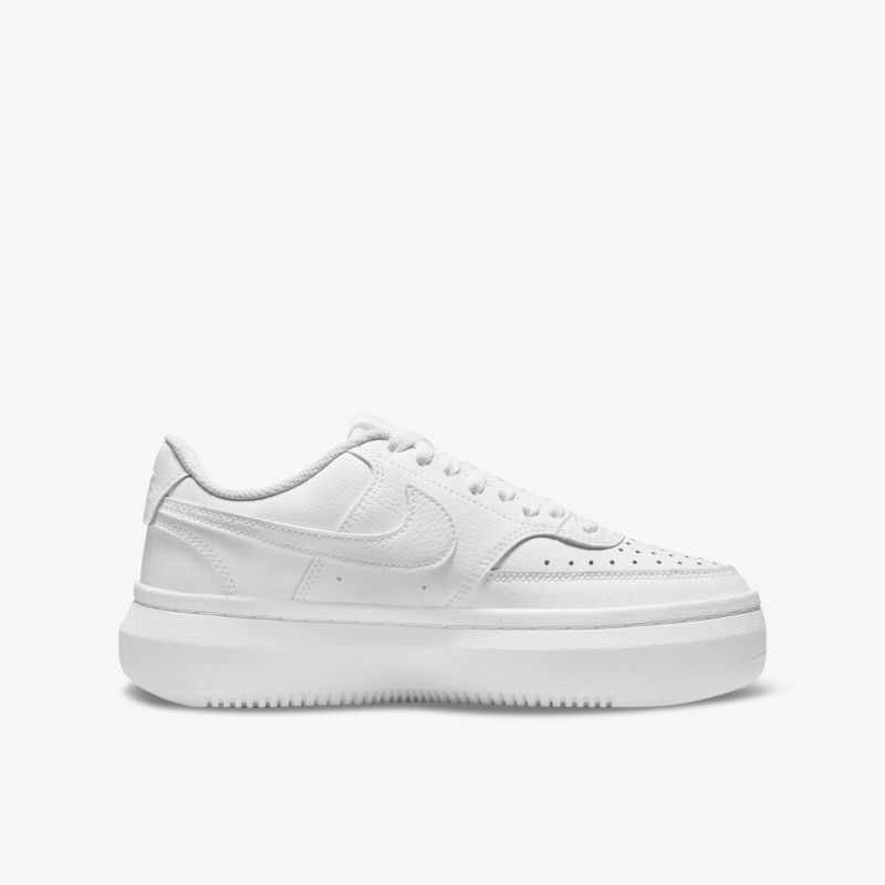 Eleganter weißer Sneaker mit gepolstertem Fußbett und rutschfester Sohle für maximalen Komfort und Stil