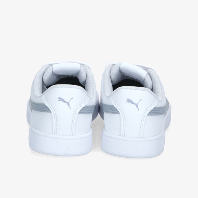 Weiße Sneaker Rückansicht mit sportlichem Design und bequemer Polsterung für optimalen Tragekomfort