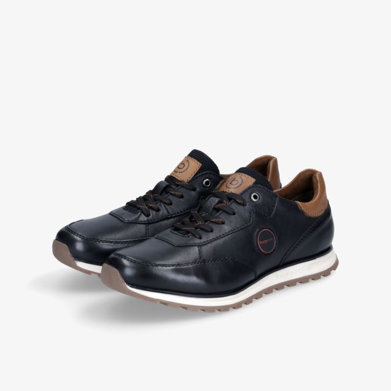 Stilvolle schwarze Sneaker mit braunen Akzenten und rutschfester Sohle für ultimativen Komfort und modischen Auftritt.