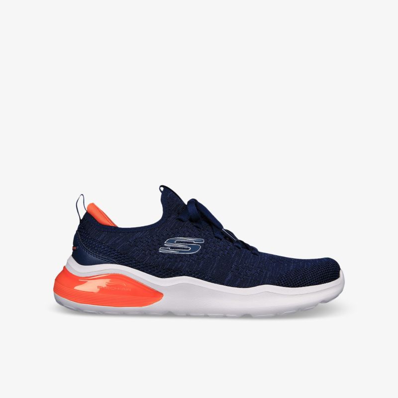 Leichter Sportschuh mit atmungsaktivem Material und flexibler, stoßdämpfender Sohle in Navy und Orange