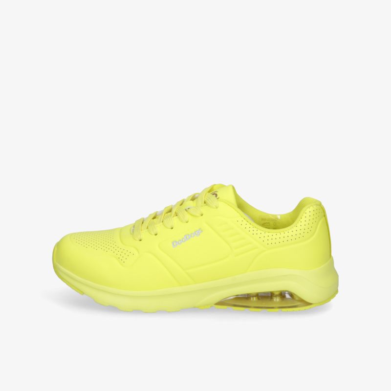 Sportlicher gelber Laufschuh mit atmungsaktivem Material und dämpfender Sohle für optimalen Tragekomfort