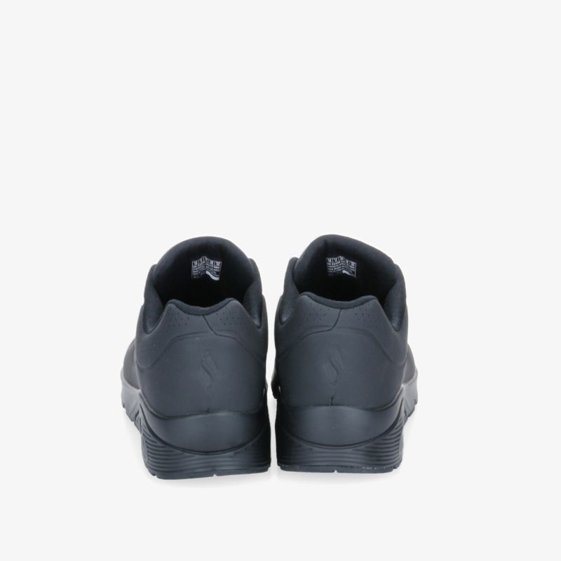 Schwarze Sneakers mit elegantem Design und komfortabler Passform, ideal für vielseitige Freizeitlooks.