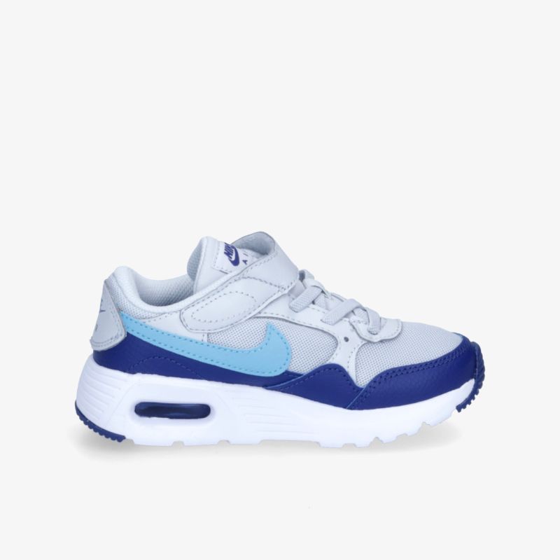 Stylischer blauer Sneaker mit gepolsterter Sohle und atmungsaktivem Mesh für optimalen Komfort und Stil.