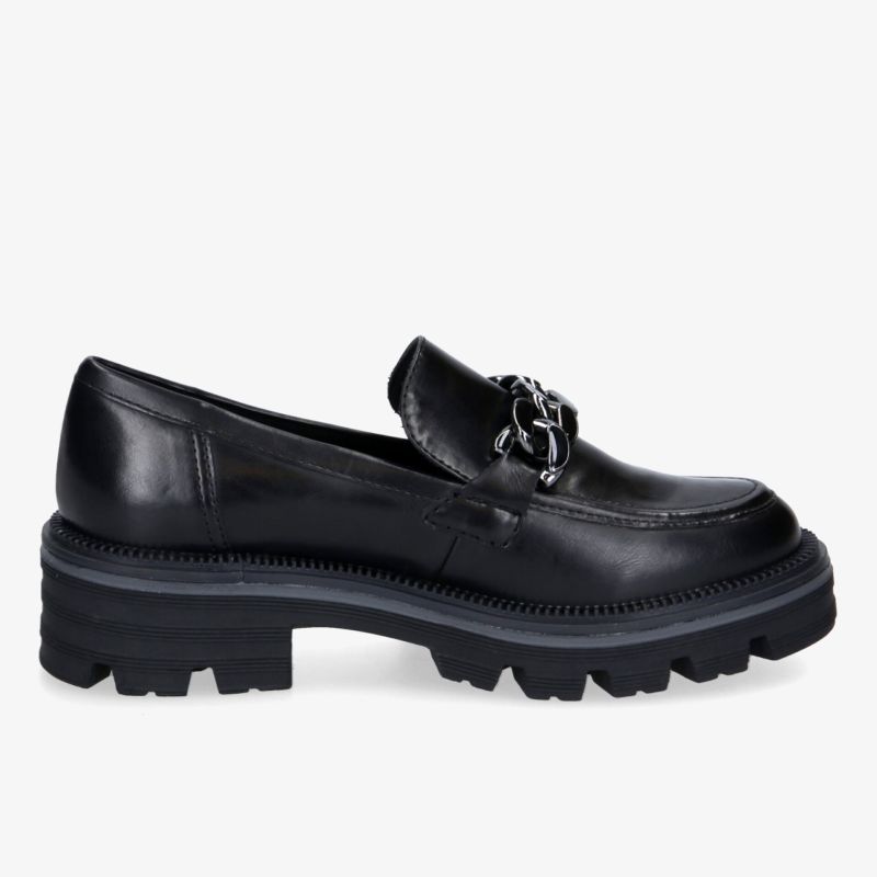 Eleganter schwarzer Loafer mit Kettendetail und robuster Sohle für stilvolle Auftritte.